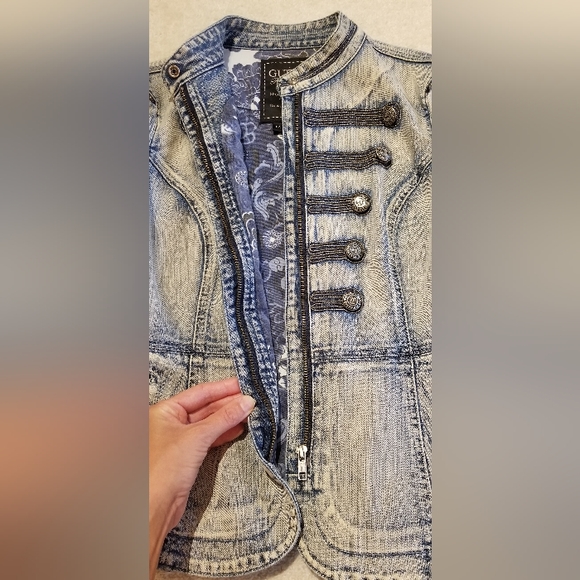 Guess, size M jean jacket - Picture 4 of 11